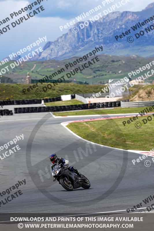 cadwell no limits trackday;cadwell park;cadwell park photographs;cadwell trackday photographs;enduro digital images;event digital images;eventdigitalimages;navarra;no limits trackdays;peter wileman photography;racing digital images;trackday digital images;trackday photos